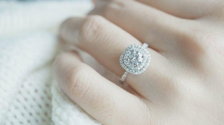cincin berlian wanita